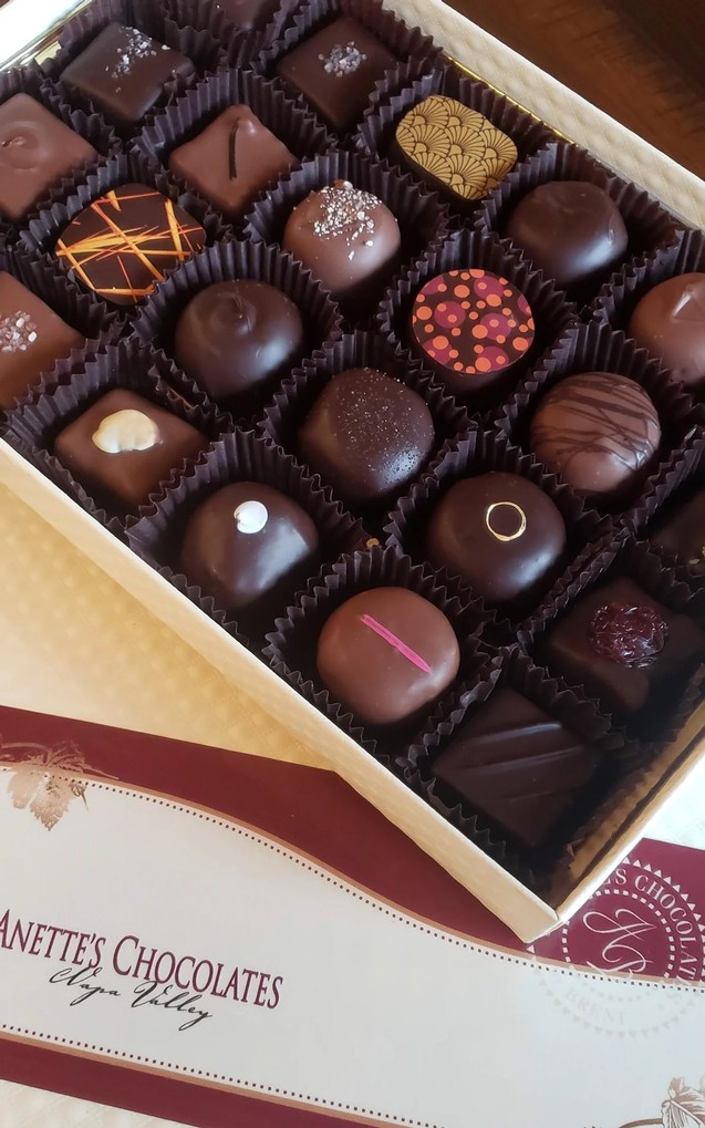 Anette's 6 piece Chocolate Box